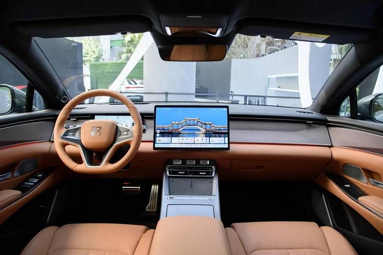 布加迪的加速,帕薩特的輪胎!比亞迪漢L設計師咋想的?