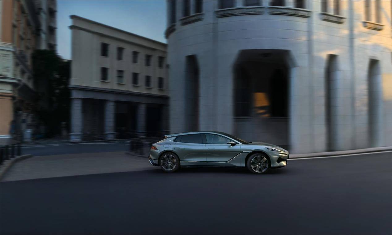 刷新行業紀錄!最快交付破萬,騰勢Z9GT為何讓BBA慌了?