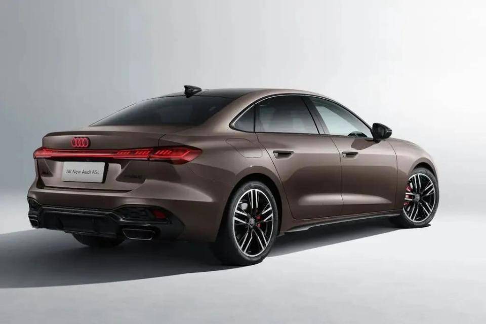 2025燃油新車,奧迪A5L、寶馬X3長軸領銜,油比電還智能? 圖片