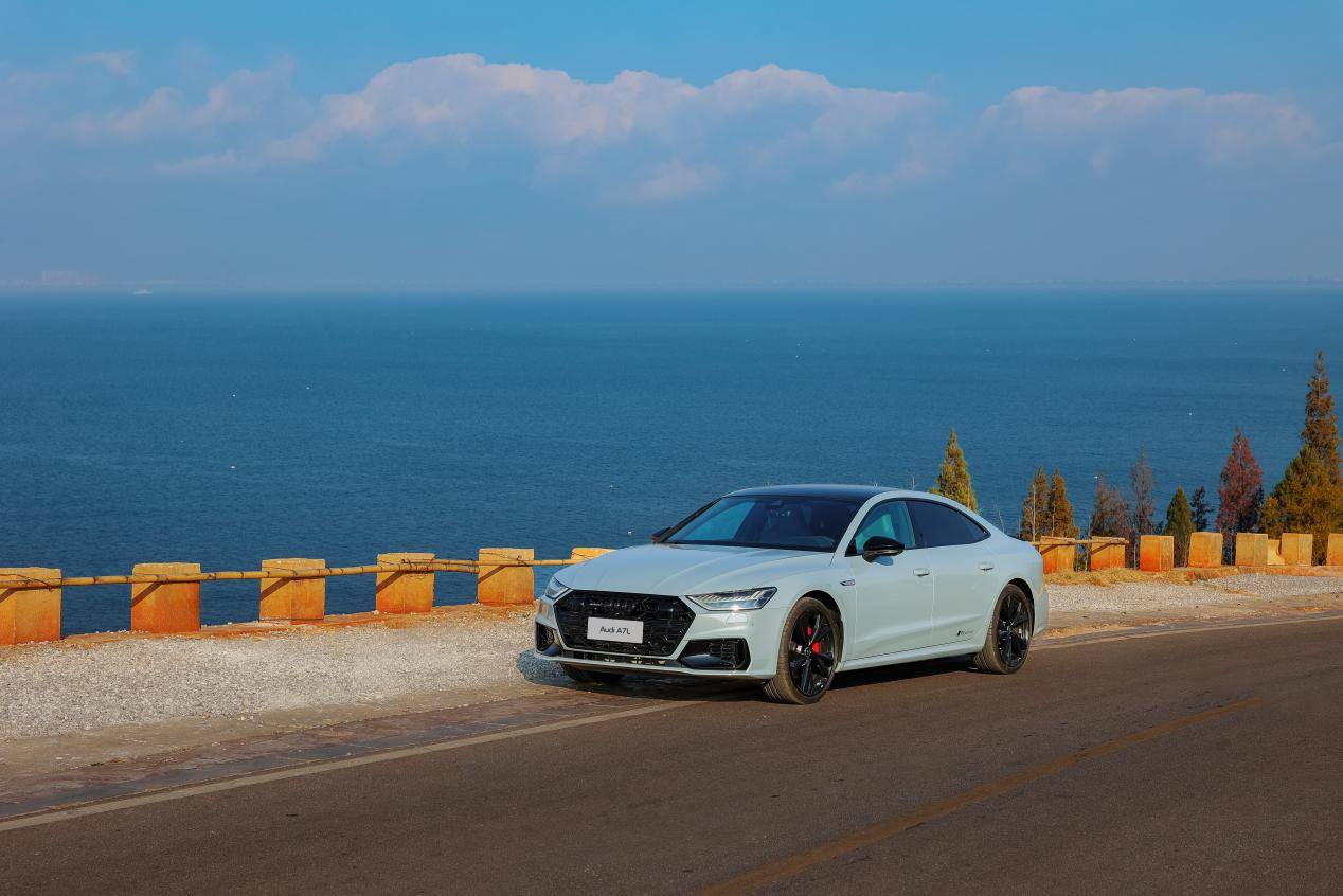 拒絕刻板印象 上汽奧迪A7L VS寶馬5系誰更值得?