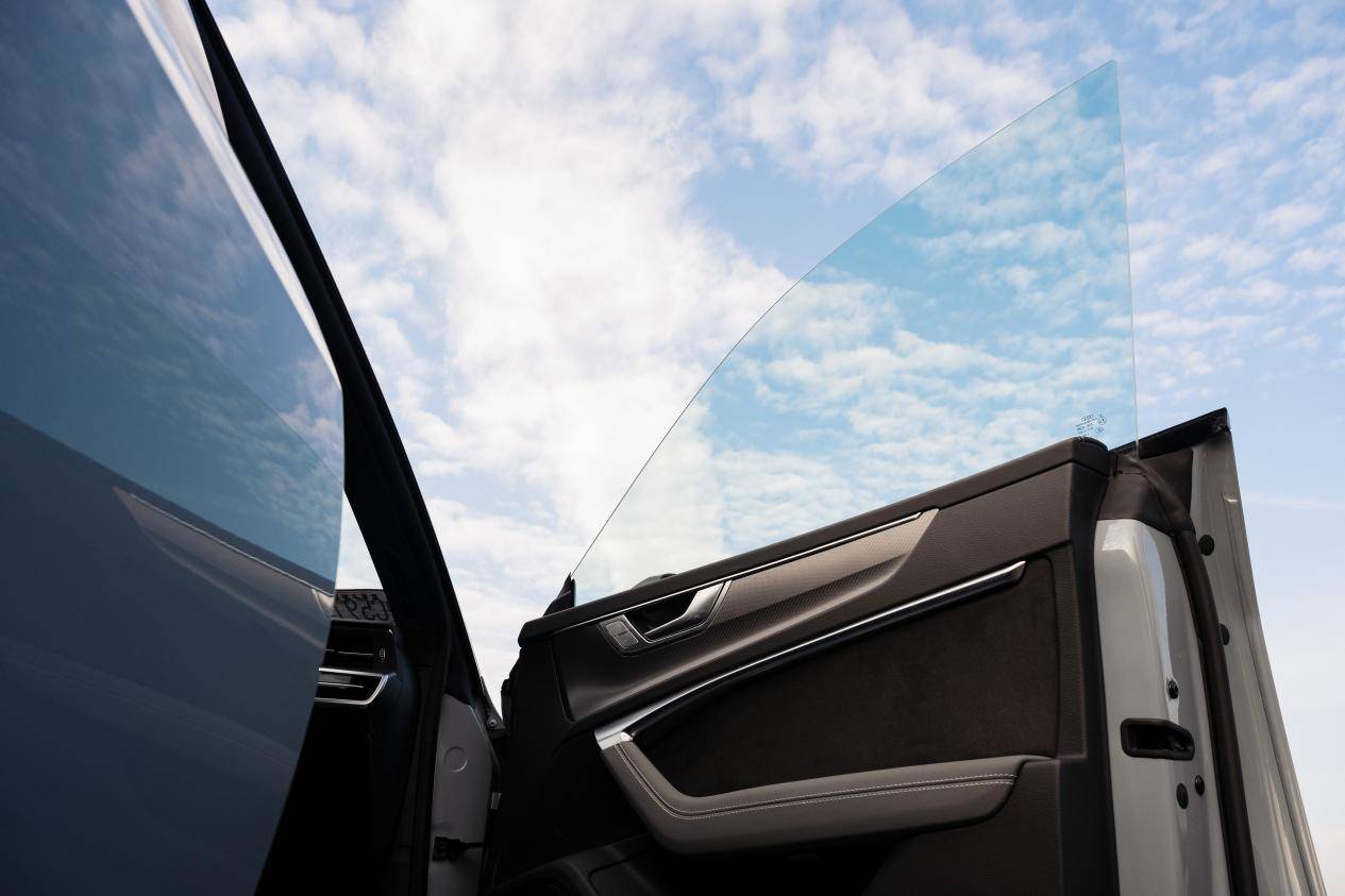 拒絕刻板印象 上汽奧迪A7L VS寶馬5系誰更值得?