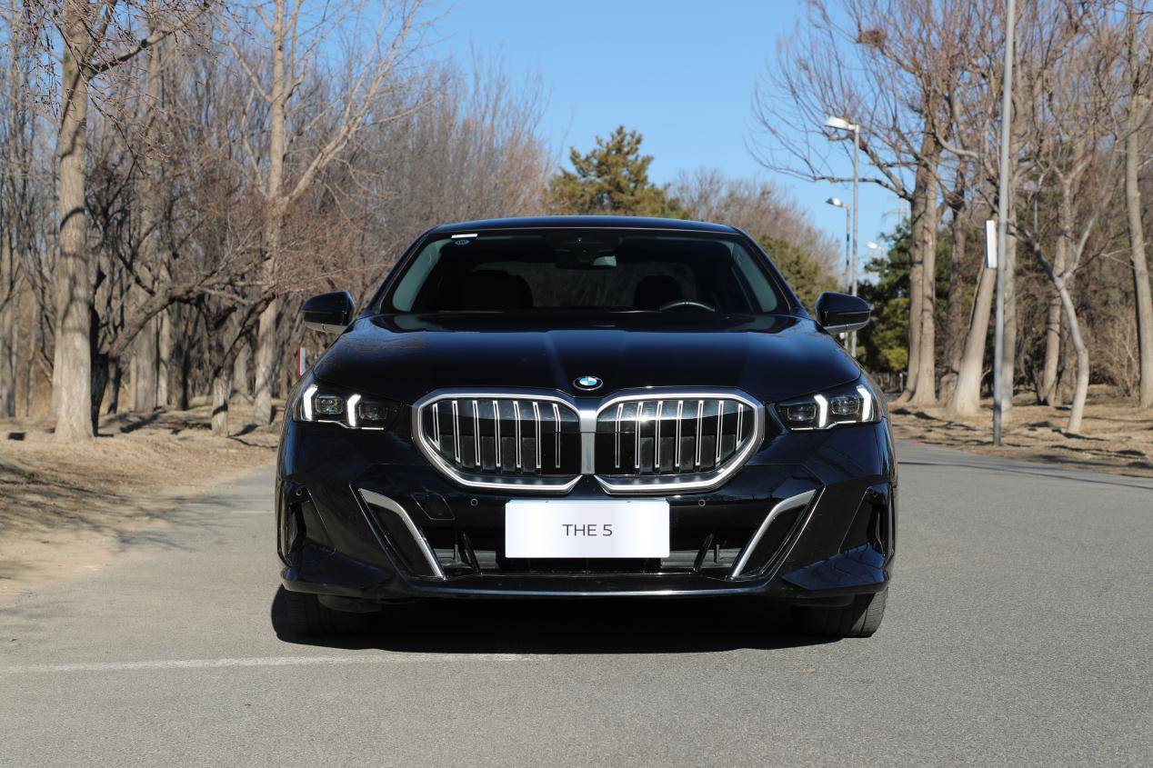 拒絕刻板印象 上汽奧迪A7L VS寶馬5系誰更值得?