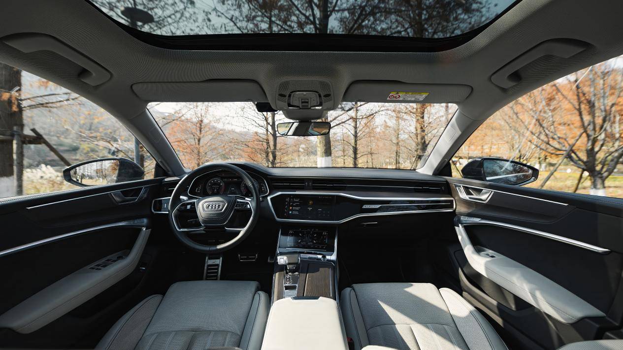 拒絕刻板印象 上汽奧迪A7L VS寶馬5系誰更值得?