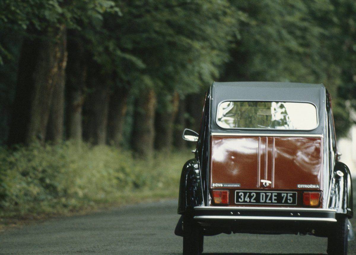 雪鐵龍計劃復刻經典2CV,將保有原版的奇特設計,主打經濟實用