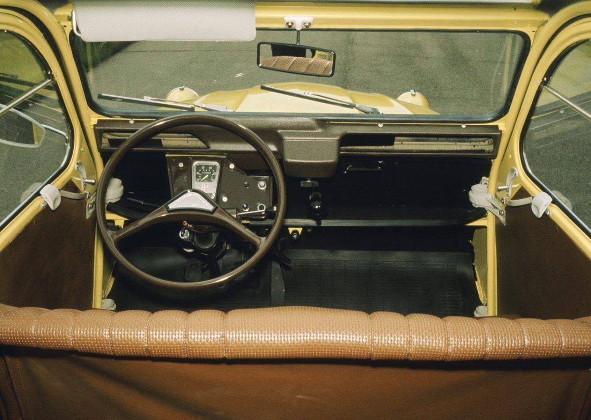 雪鐵龍計劃復刻經典2CV,將保有原版的奇特設計,主打經濟實用