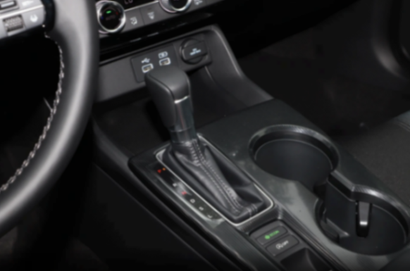 到店體驗(yàn)本田思域,軸距2735mm,182馬力+4輪獨(dú)懸,值得入手嗎?