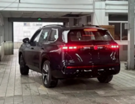 大眾發狠了!“黑武士”大SUV加長到5158mm,老款現在賣17萬多