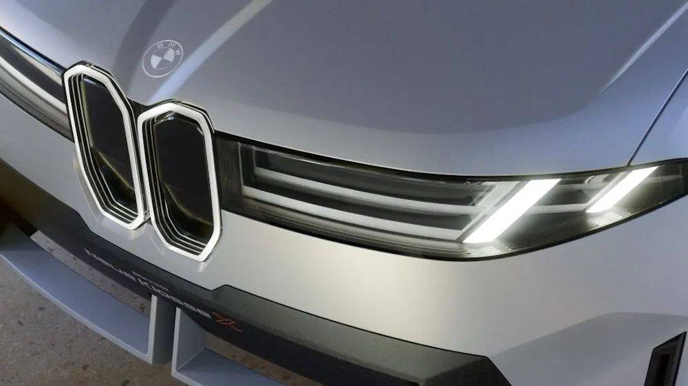 沒有鍍鉻,這是未來的寶馬雙腎格柵!
