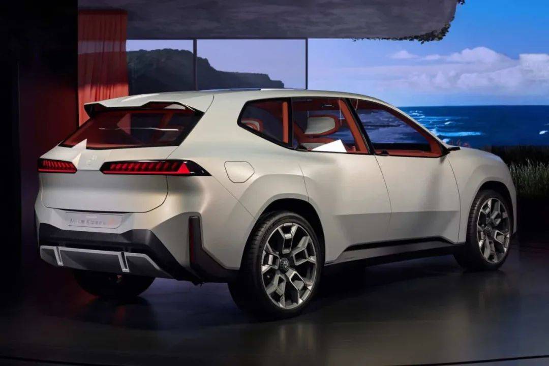 沒有鍍鉻,這是未來的寶馬雙腎格柵!