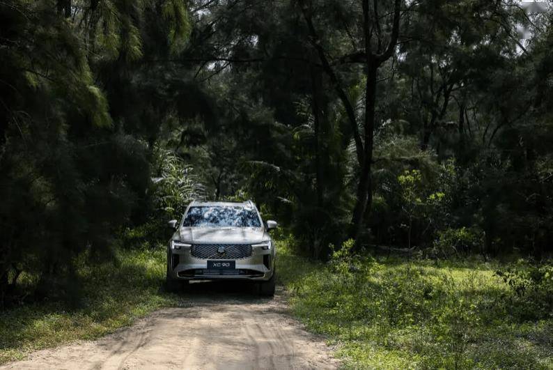 新一代沃爾沃XC90正式亮相,內外大升級,檔次提升明顯,能火?