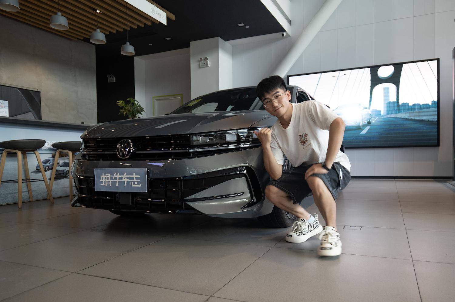 都25年了月銷還超1.6萬!大眾邁騰眾享款落地17萬,選它or B9?