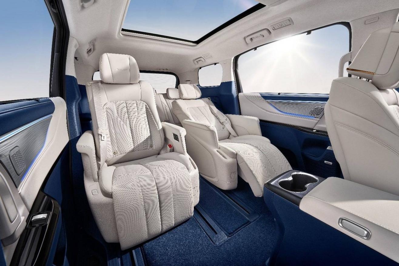 高端豪華MPV GL8陸尊PHEV發新價33.99萬元起,打響2025高端MPV大戰