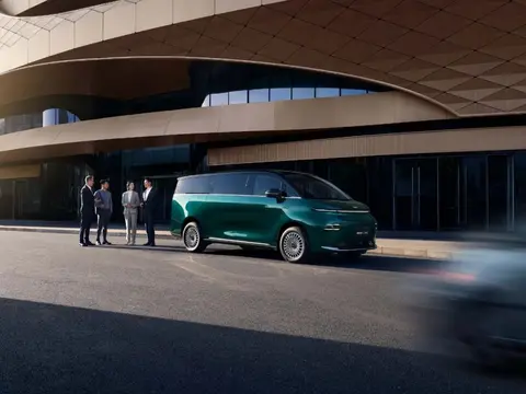 吉利銀河翼真L380陸地空客系列車型正式揭曉官圖