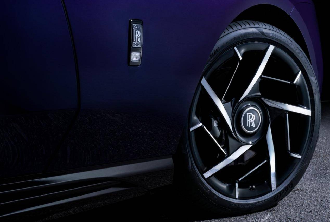 勞斯萊斯閃靈BB版,設計改動明顯,少了V12的純電車還有靈魂嗎?