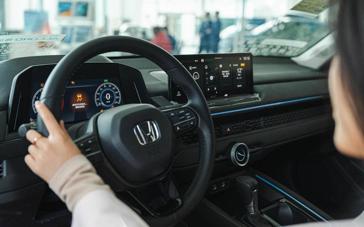 新款本田雅閣或于3月上市,前臉大調(diào)整,能延續(xù)十代的輝煌?