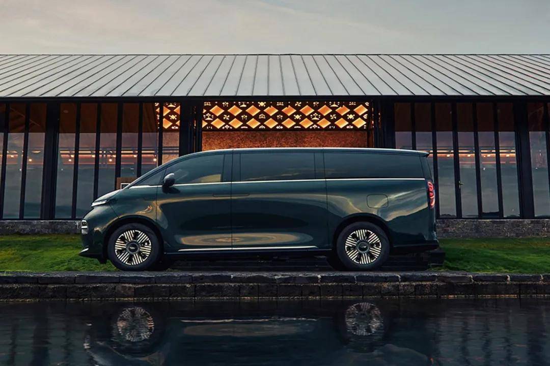 兩次預售+價格下調!翼真L380并入吉利銀河,純電MPV真不好賣?