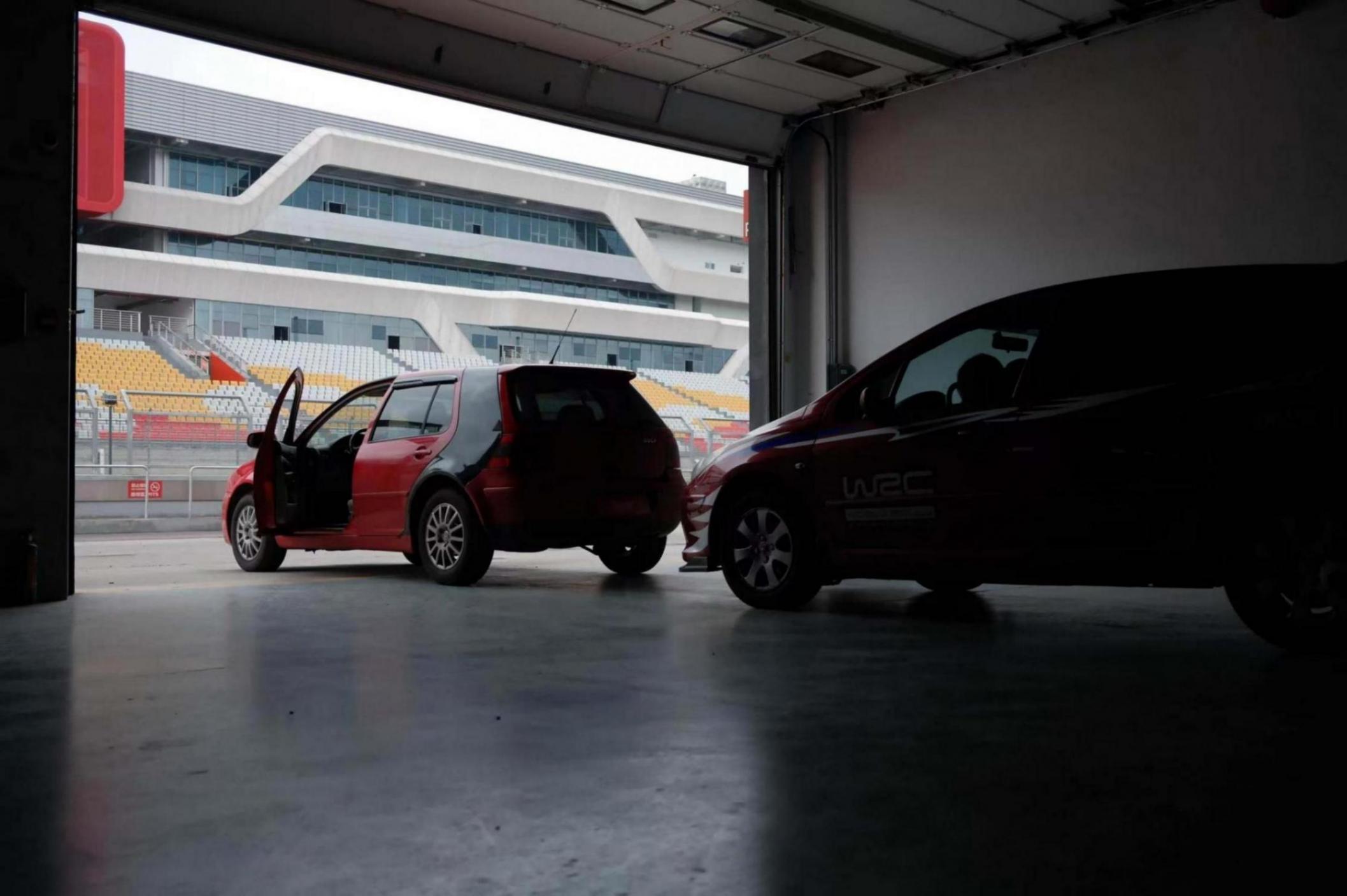 歐洲老鋼炮挑戰最慢四門車!高爾夫求穩,307有趣,博悅直道王