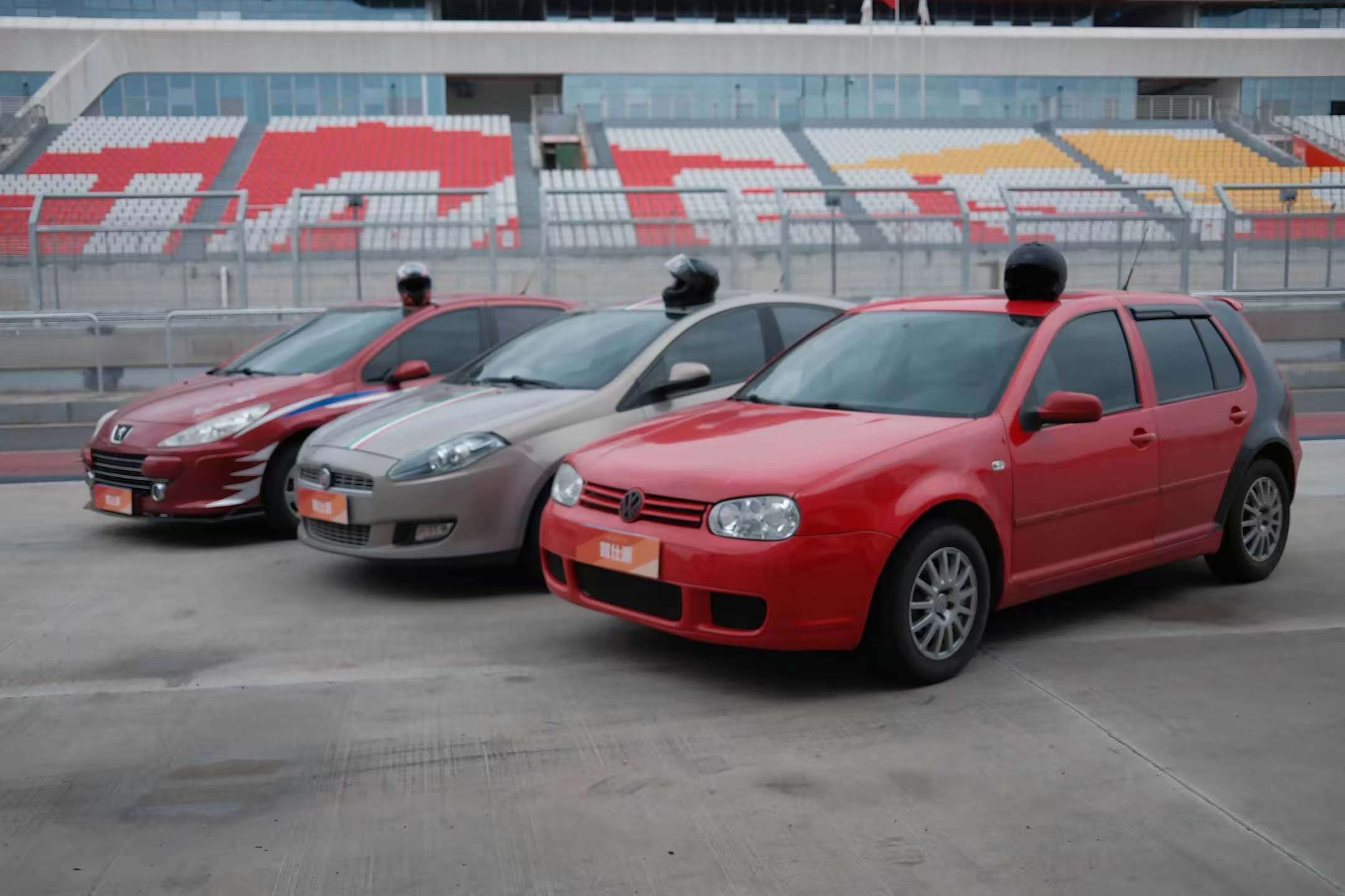 歐洲老鋼炮挑戰最慢四門車!高爾夫求穩,307有趣,博悅直道王