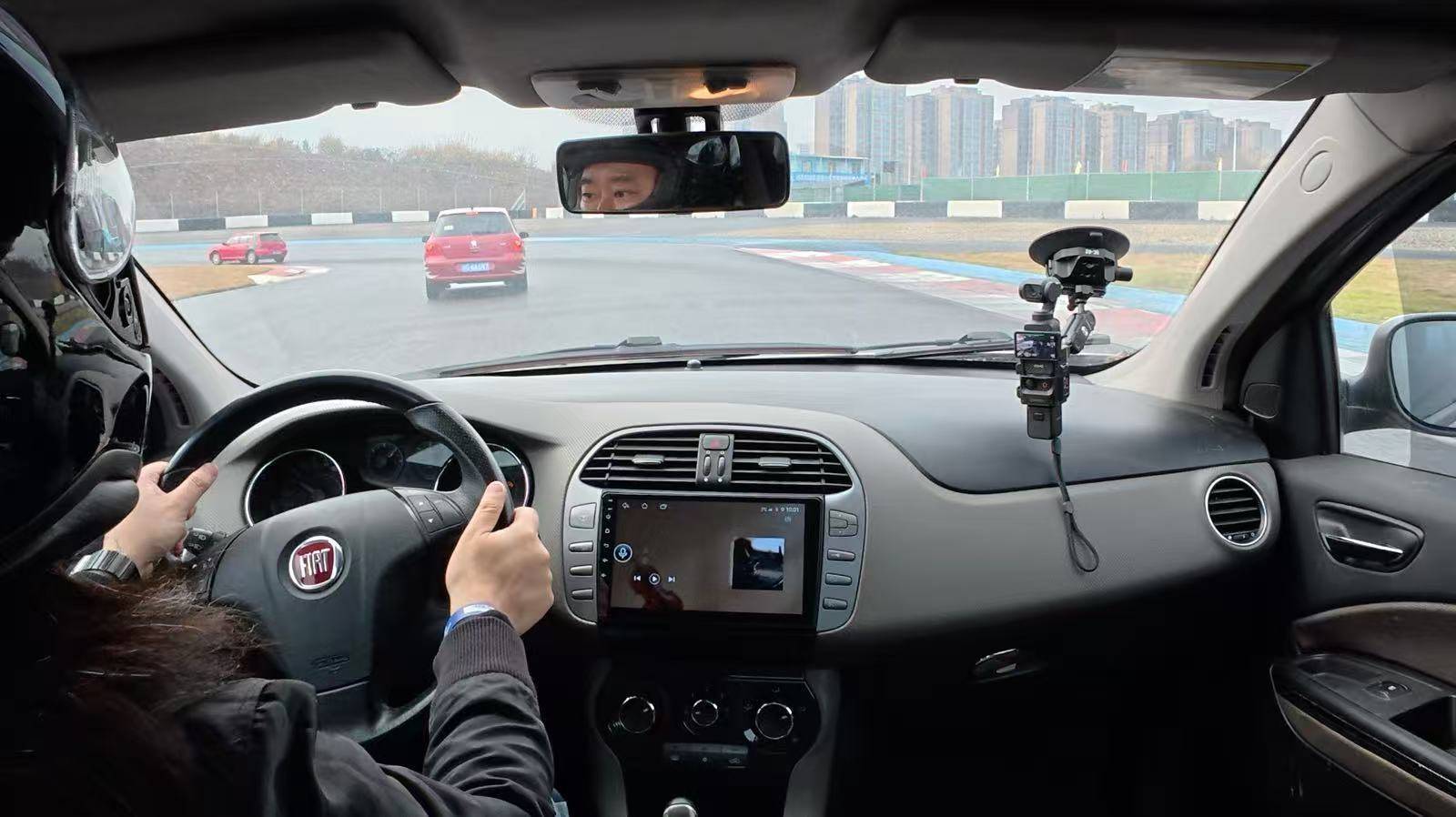 歐洲老鋼炮挑戰最慢四門車!高爾夫求穩,307有趣,博悅直道王