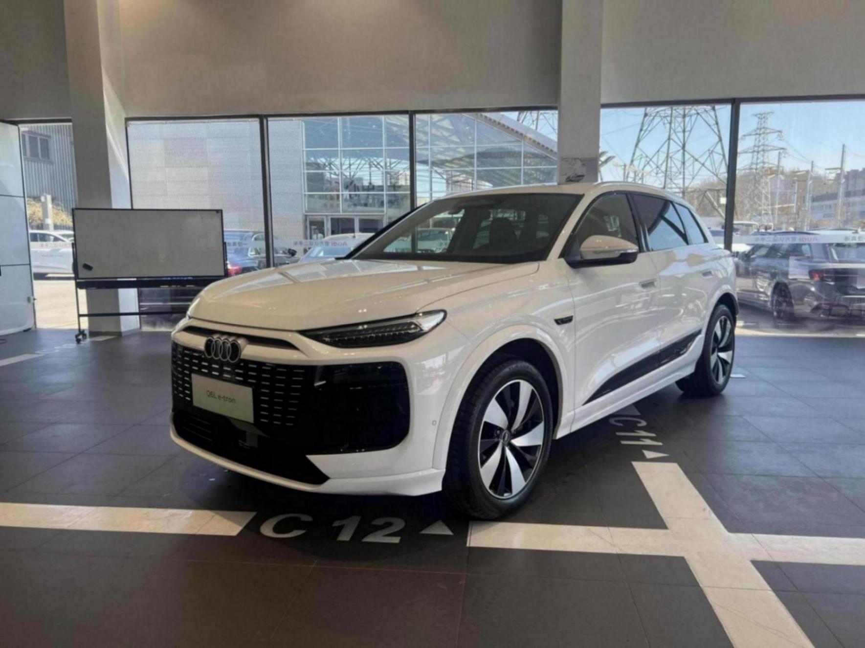 奧迪Q6L e-tron到店,長近4米9+華為智駕,配469馬力+續航超750km