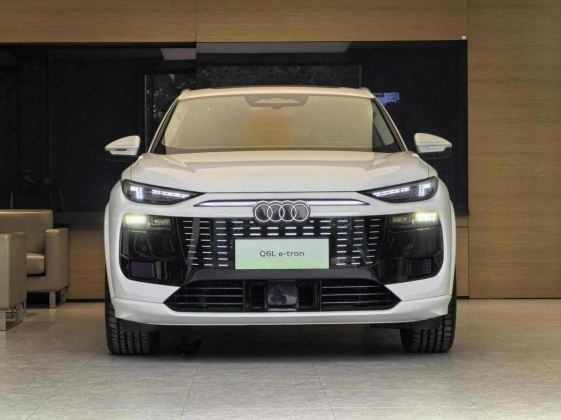 奧迪Q6L e-tron到店,長近4米9+華為智駕,配469馬力+續航超750km