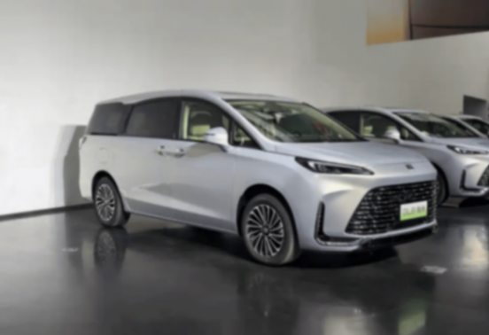 別克GL8陸尚首發(fā),能否靠“真龍插混”重回頂峰?