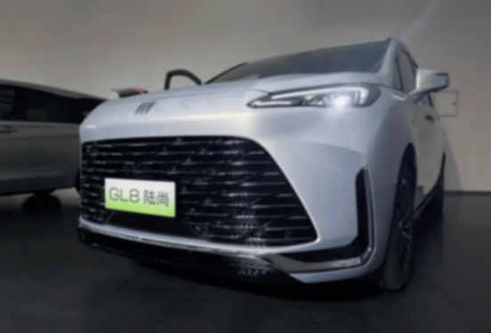 別克GL8陸尚首發(fā),能否靠“真龍插混”重回頂峰?