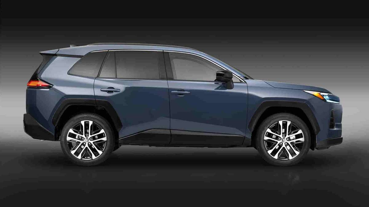 全新一代豐田RAV4發(fā)布!3種前臉,大燈C形設(shè)計(jì),配2.5L混動(dòng)/插混