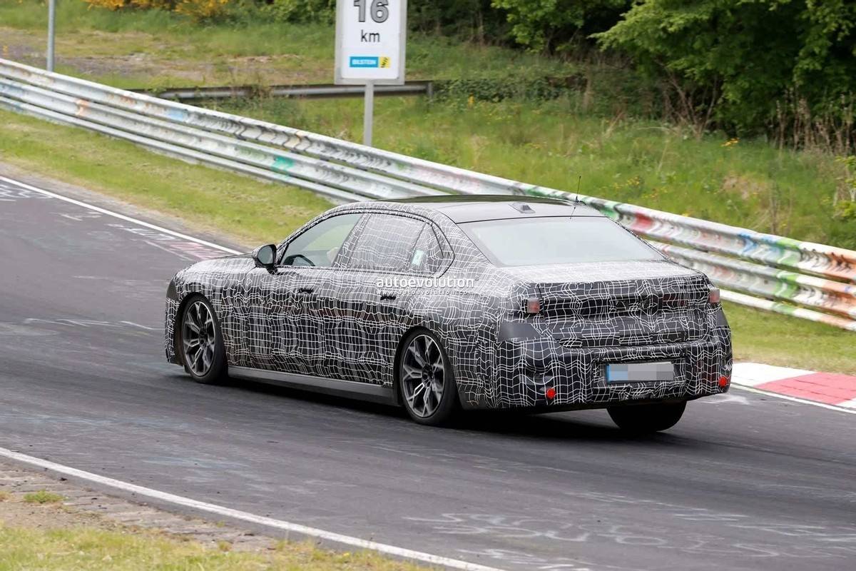 新寶馬7系諜照!前臉融入新世代元素,科技感足,車內(nèi)配視平線系統(tǒng)