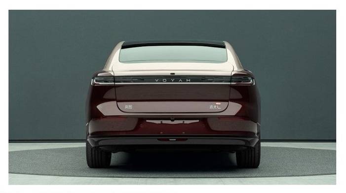 嵐圖新追光亮相工信部:尺寸變化不大,電機升級,造型像寶馬7系