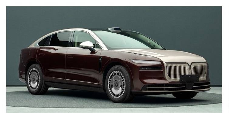 嵐圖新追光亮相工信部:尺寸變化不大,電機升級,造型像寶馬7系