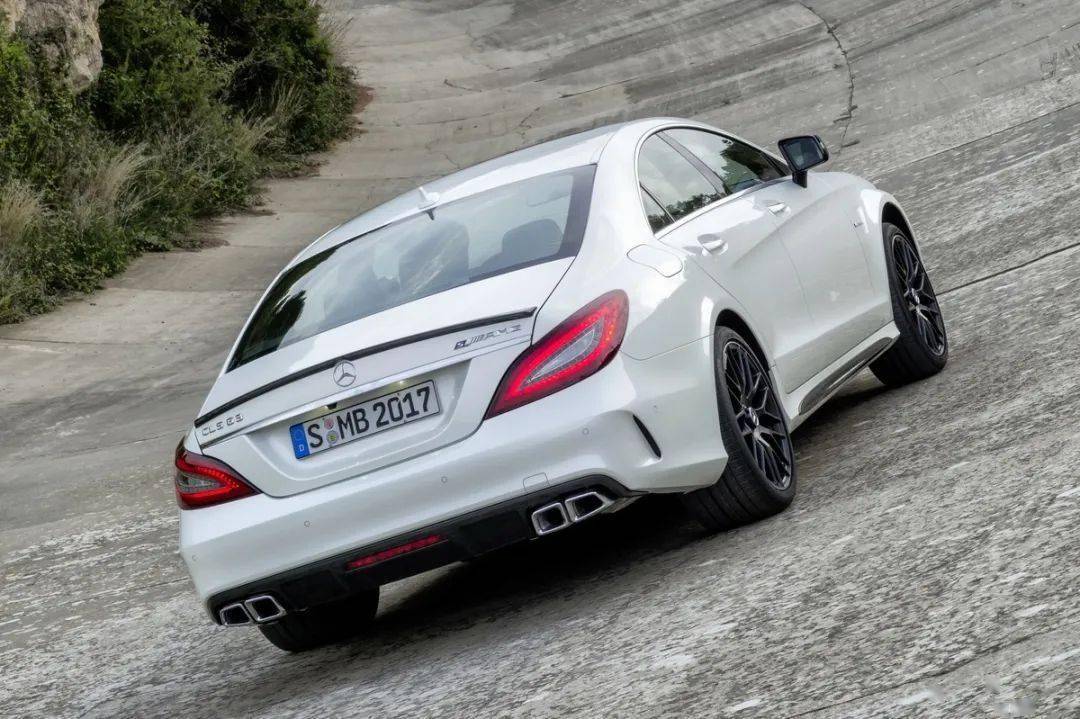 極致的優雅+爆操的性能,試玩MJ奔馳CLS63 AMG