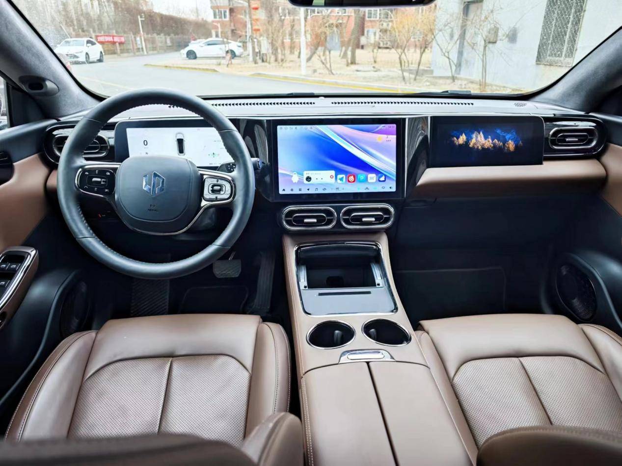 增程版純電續航冠軍,性價比超值的中大型家轎零跑C01