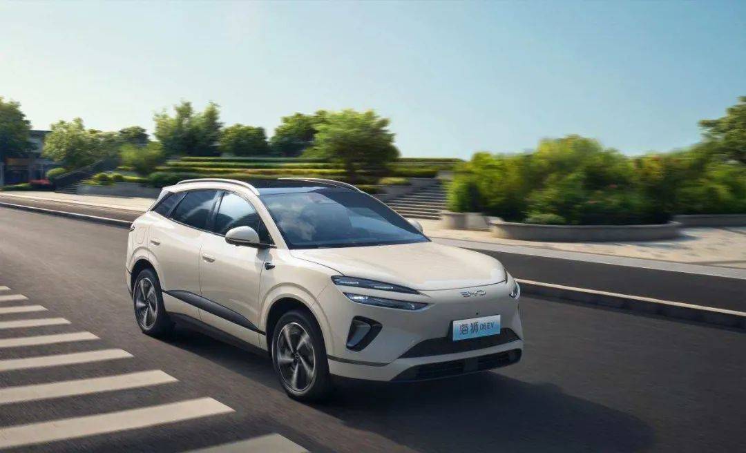 比亞迪“小唐L”上市,13萬標(biāo)配云輦C系統(tǒng)