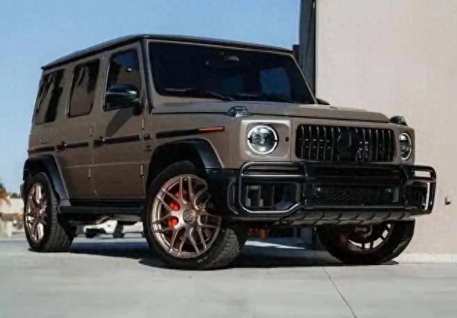 都是豪華越野車:寶馬X8要來(lái)了,奔馳大G還能加價(jià)賣嗎?