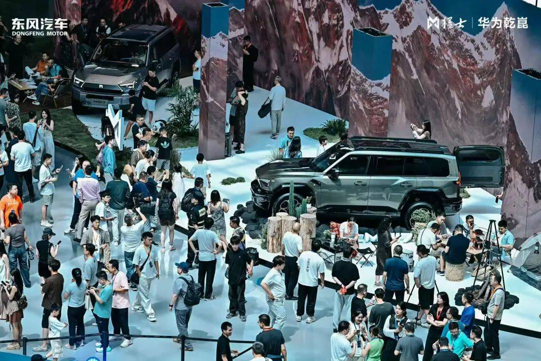 31.99萬起售,M817激進定價:猛士開啟上量攻勢,瞄準營收千億級