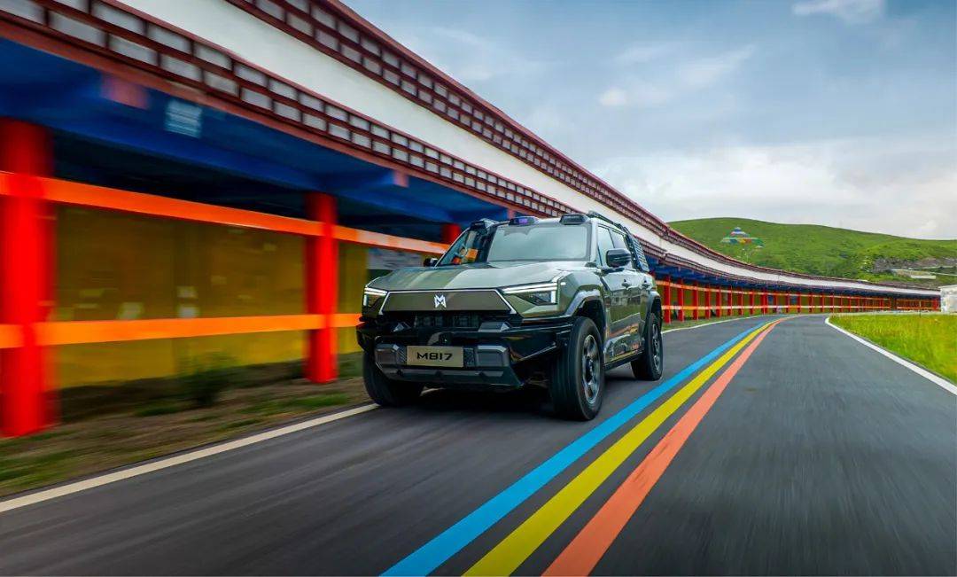 猛士M817上市,其中猛士M817 Pro版上市指導(dǎo)價31.99萬元,猛士M817 Max版上市指導(dǎo)價34.99萬元