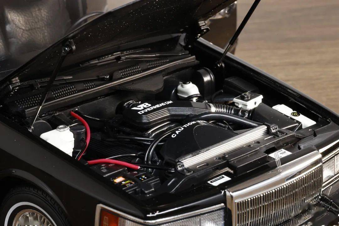 來自漂亮國的西裝友:二代Town Car