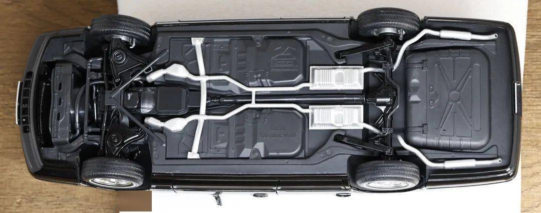 來自漂亮國的西裝友:二代Town Car