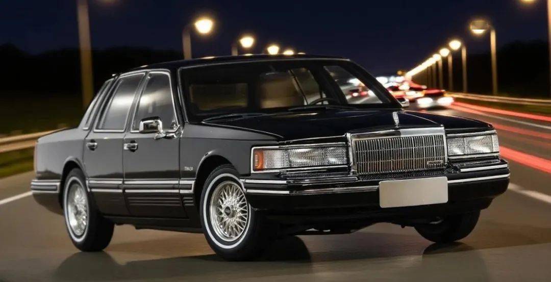 來自漂亮國的西裝友:二代Town Car