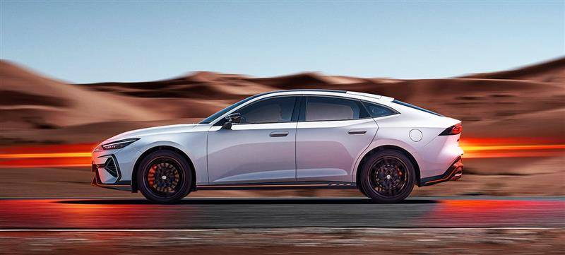 品質家轎要動力還是要配置,長安UNI-V和吉利星瑞怎么選?