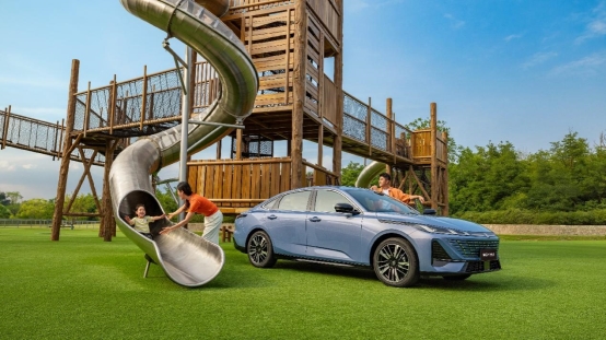 長安第四代逸動上市，搭載天樞智能座艙+新藍(lán)鯨動力，7.29萬元起！