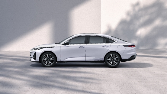 長安第四代逸動上市，搭載天樞智能座艙+新藍(lán)鯨動力，7.29萬元起！