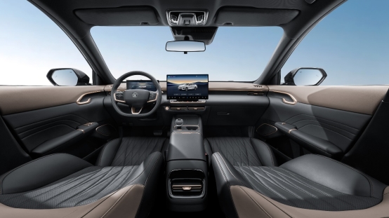 長安第四代逸動上市，搭載天樞智能座艙+新藍(lán)鯨動力，7.29萬元起！