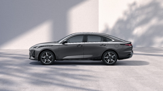 長安第四代逸動上市，搭載天樞智能座艙+新藍(lán)鯨動力，7.29萬元起！