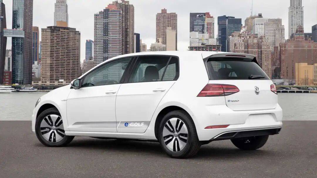 電動高爾夫跳票九個月:大眾沒錢改廠,沃爾夫斯堡停擺