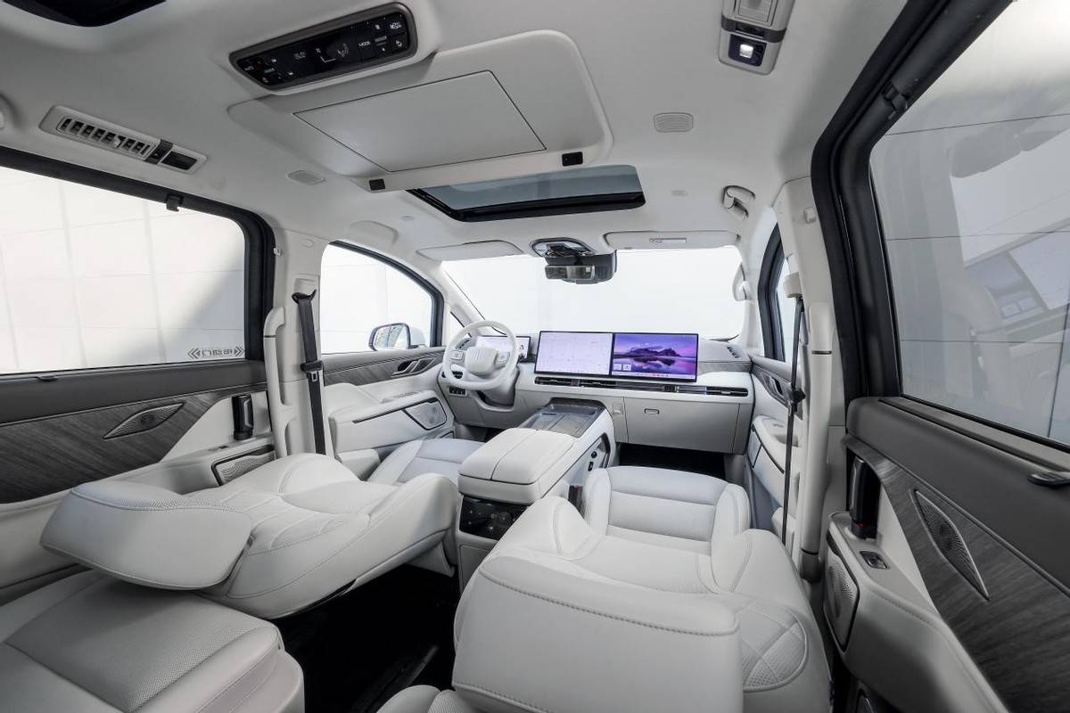 標(biāo)配激光雷達(dá)+四驅(qū)系統(tǒng) 售價28.58萬魏牌高山7硬剛MPV市場