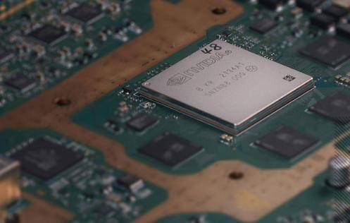 中美貿(mào)易戰(zhàn)鎖死“高端芯片”,中國新能源汽車能找到新活路嗎?