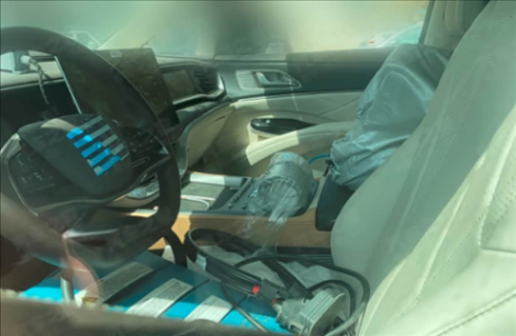 內飾細節升級 新款騰勢D9測試諜照曝光