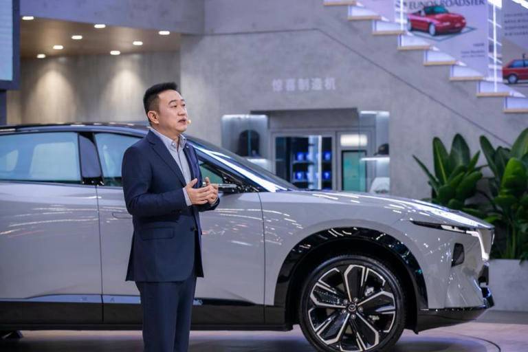 全球好車出圈靠實(shí)力,EZ-60領(lǐng)銜矩陣亮相憑什么吸睛?